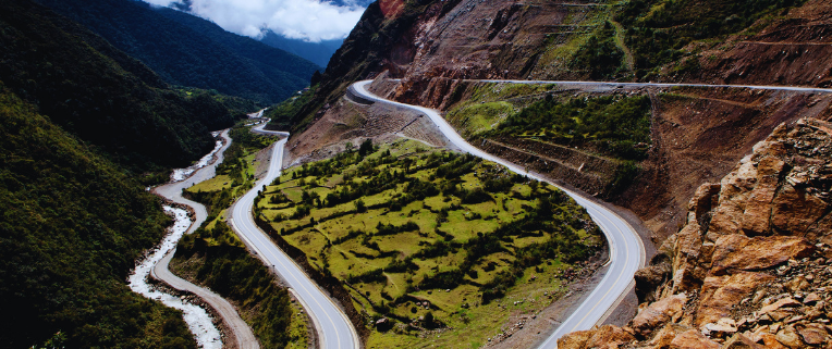 foto de rodovia na cordilheira